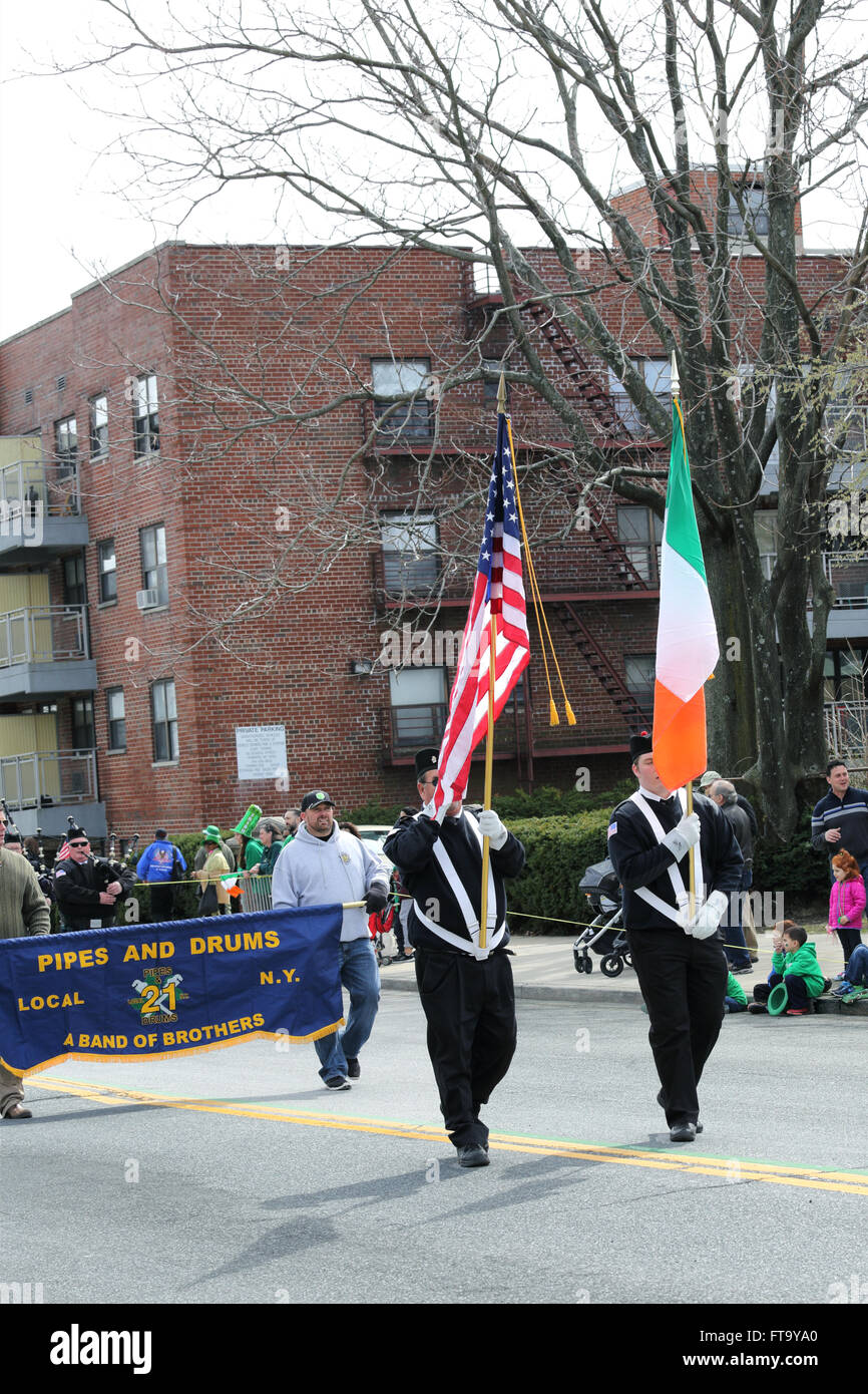 Marchers in St. Patrick's Day parade Yonkers New York Stock Photo Alamy
