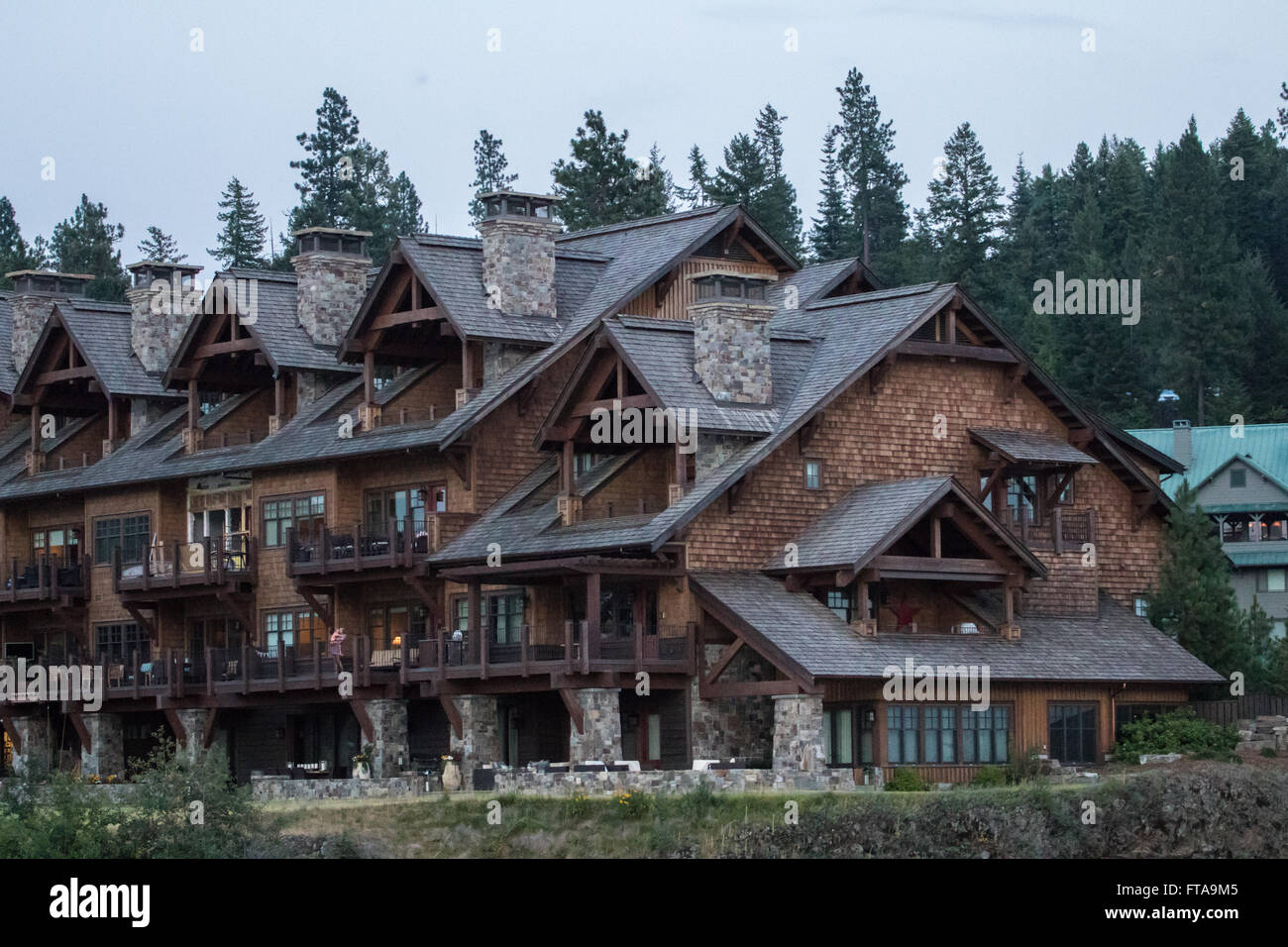 Luxury homes and resorts along the coast at Lake Coeur D'Alene in Idaho