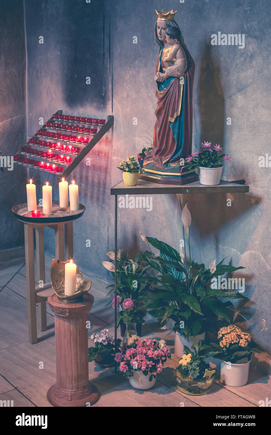 Altar candles hires stock photography and images Alamy