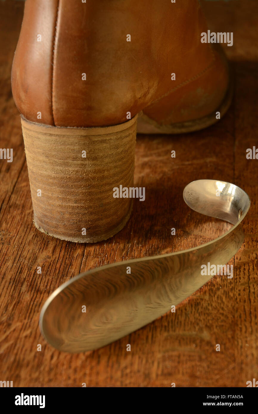 Shoe horn hires stock photography and images Alamy