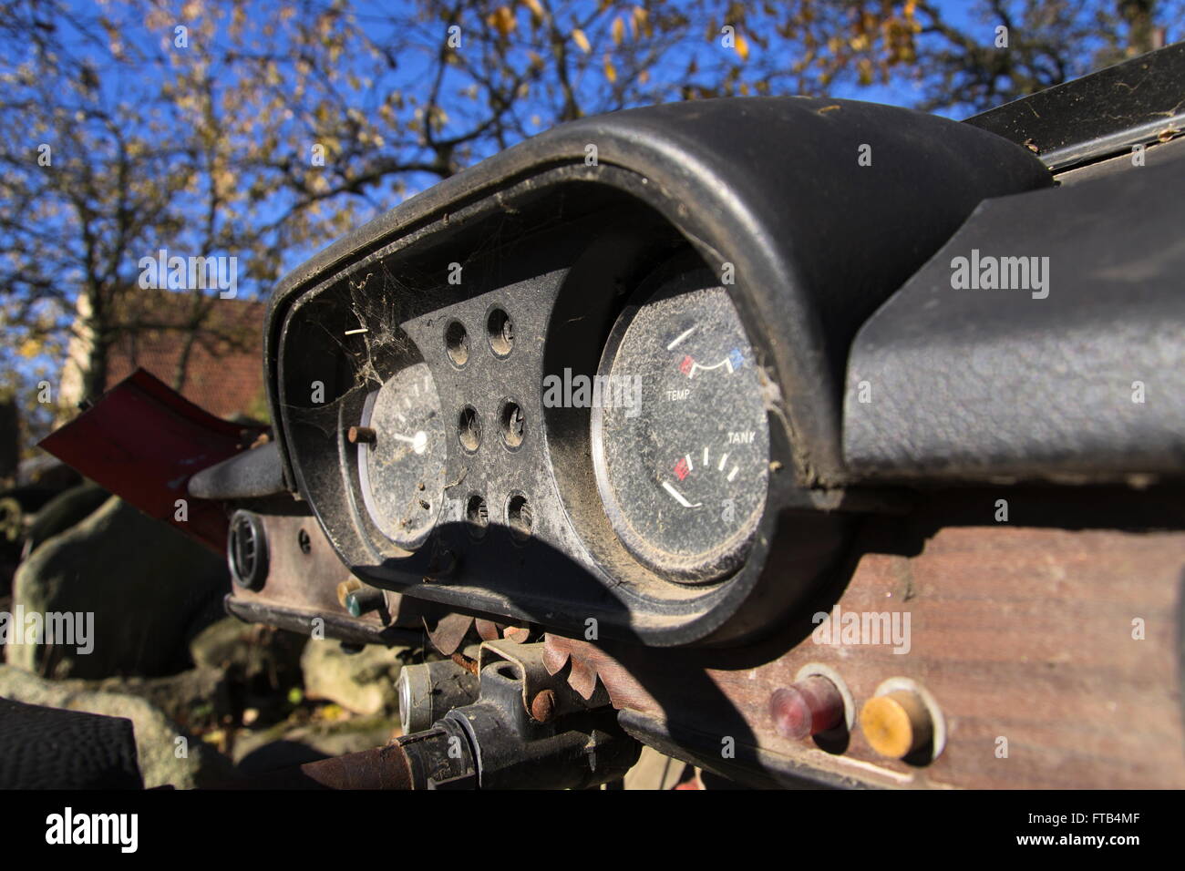 Half cut car hi-res stock photography and images - Alamy
