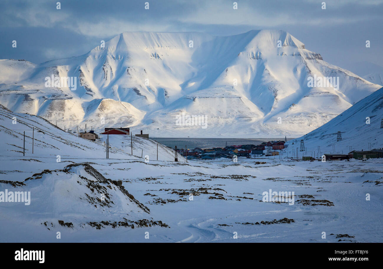View towards Longyearbyen and Hiorthfjellet from near Nybyen, Spitsbergen Svalbard Stock Photo