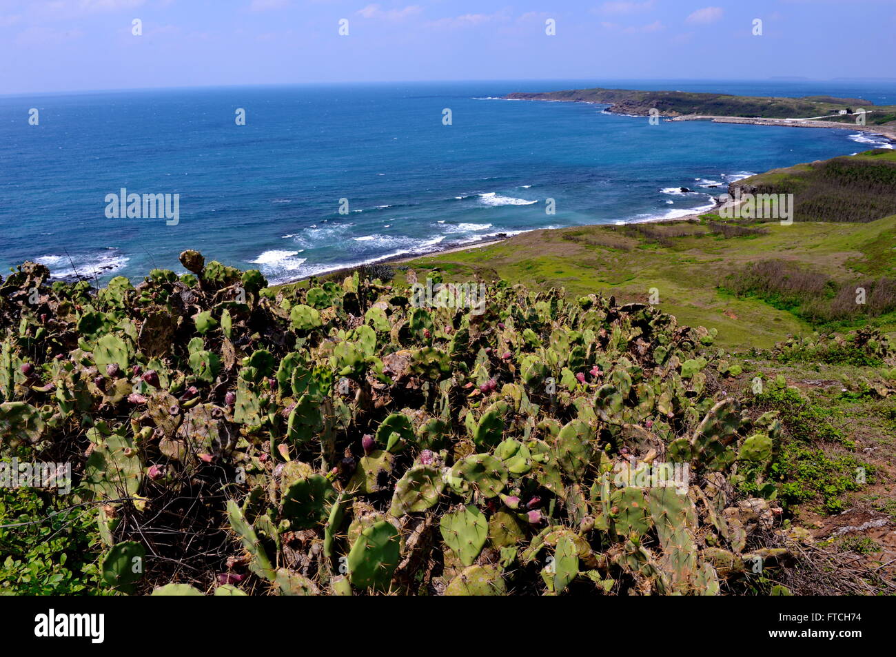 Penghu, China's Taiwan. 27th Mar, 2016. The coastline of Wang'an is seen in Penghu County, southeast China's Taiwan, March 27, 2016. Clear weather, rising temperature and local scenery attracted many visitors to Penghu in Spring. © Zhang Guojun/Xinhua/Alamy Live News Stock Photo