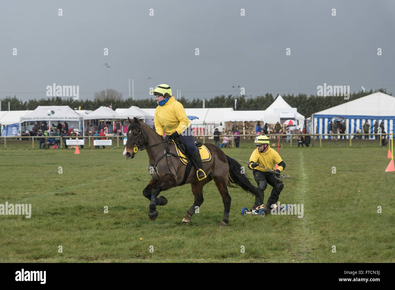The Living Heritage Country show.Riders and boarders compete in the Horse boarding event. Credit:  Scott Carruthers/Alamy Live News Stock Photo