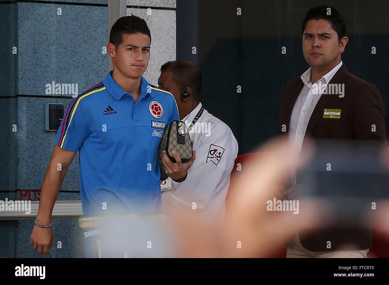 Barranquilla, Colombia. 27th Mar, 2016. James Rodriguez (L) of Colombia's National Team attends a training session in Barranquilla, Colombia, on March 27, 2016. Colombia will face Ecuador for a qualifying match of 2018 Russia World Cup on March 29. © Mauricio Alvarado/COLPRENSA/Xinhua/Alamy Live News Stock Photo
