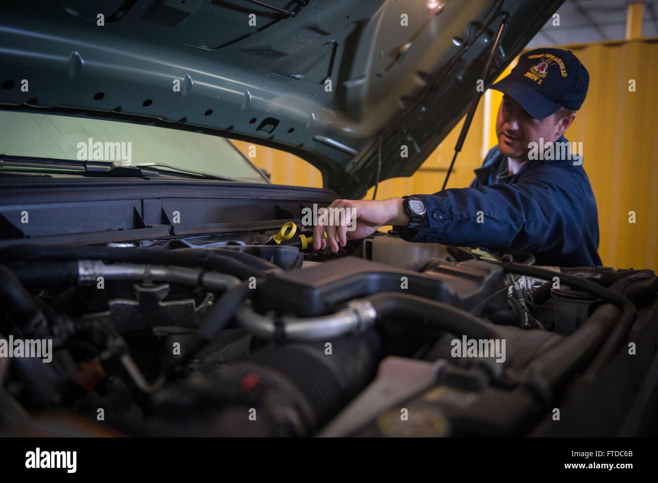 150501NJP249001 ATLANTIC OCEAN (May 1, 2015) Engineman 1st Class