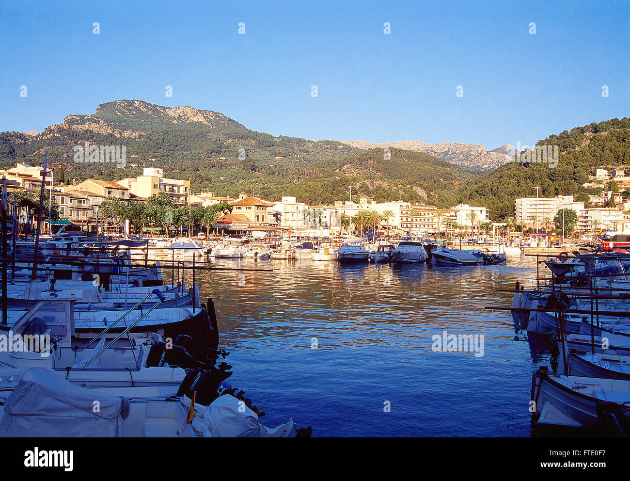 Overview. Port de Soller, Mallorca island, Balearic Islands, Spain Stock Photo Alamy
