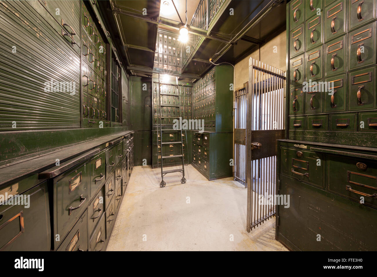 Bank vault hires stock photography and images Alamy