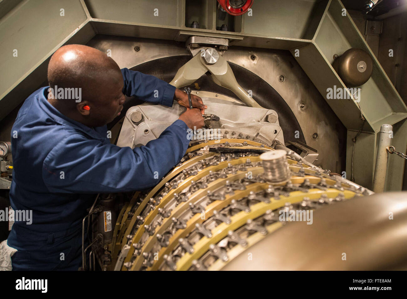 Turbine engine wash hires stock photography and images Alamy