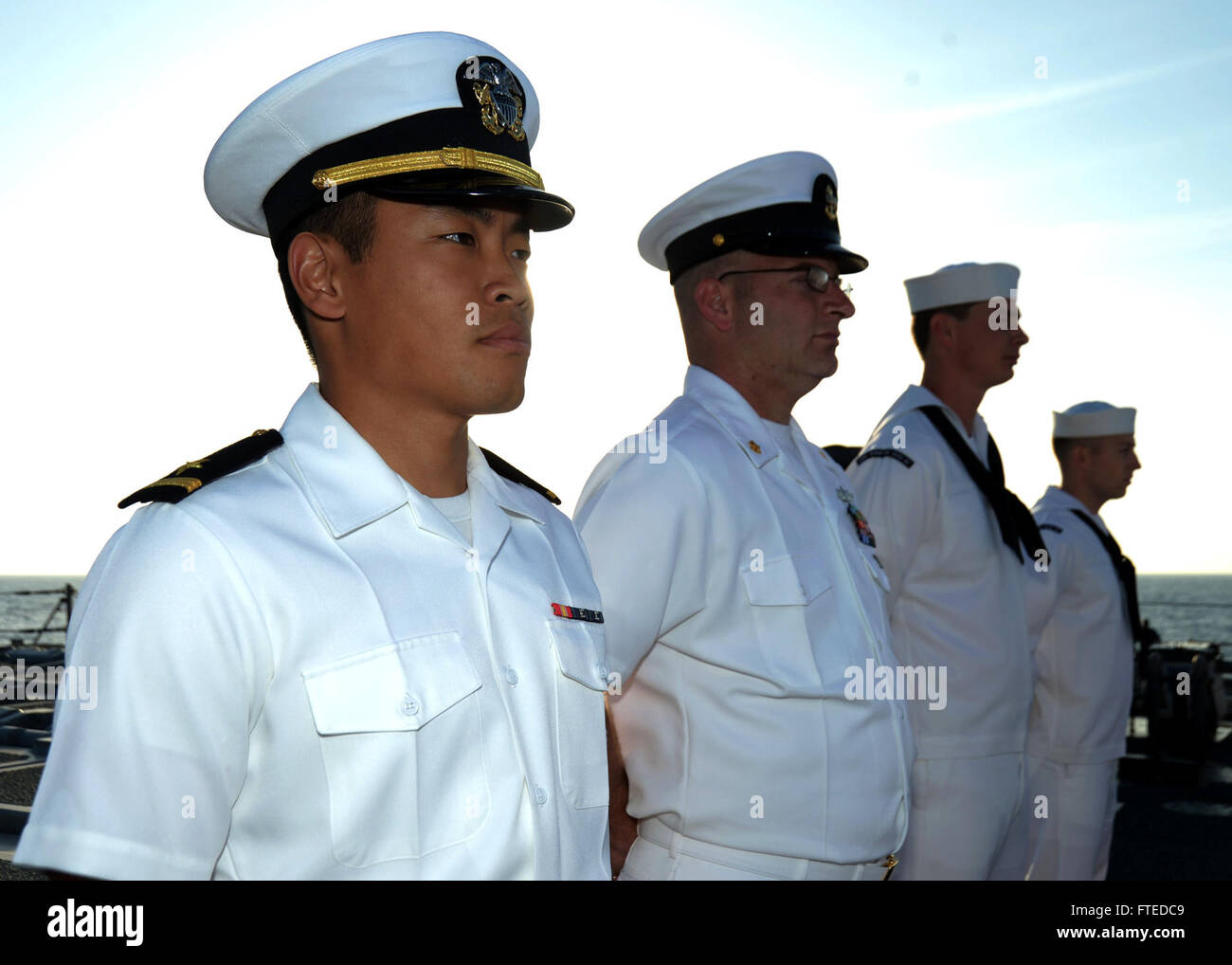 Navy dress uniform hi-res stock photography and images - Alamy