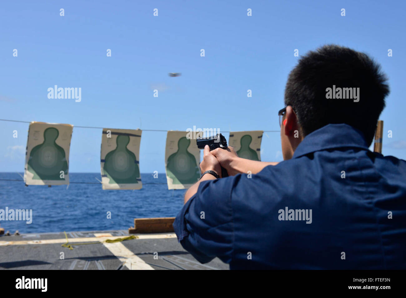 Navy handgun qualification course hires stock photography and images