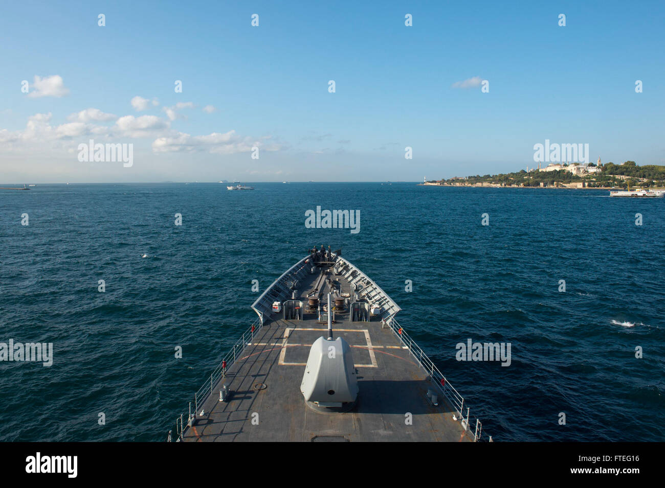 140826-N-ZE250-333 MARMARA SEA (Aug. 26, 2014) The Ticonderoga-class guided-missile cruiser USS Vella Gulf (CG 72) enters the Marmara Sea after departing the Black Sea. Vella Gulf, homeported in Norfolk, Va., is conducting naval operations with allies in the U.S. 6th Fleet area of operations in order to advance security and stability in Europe. (U.S. Navy photo by Mass Communication Specialist 3rd Class Weston Jones/Released) Stock Photo