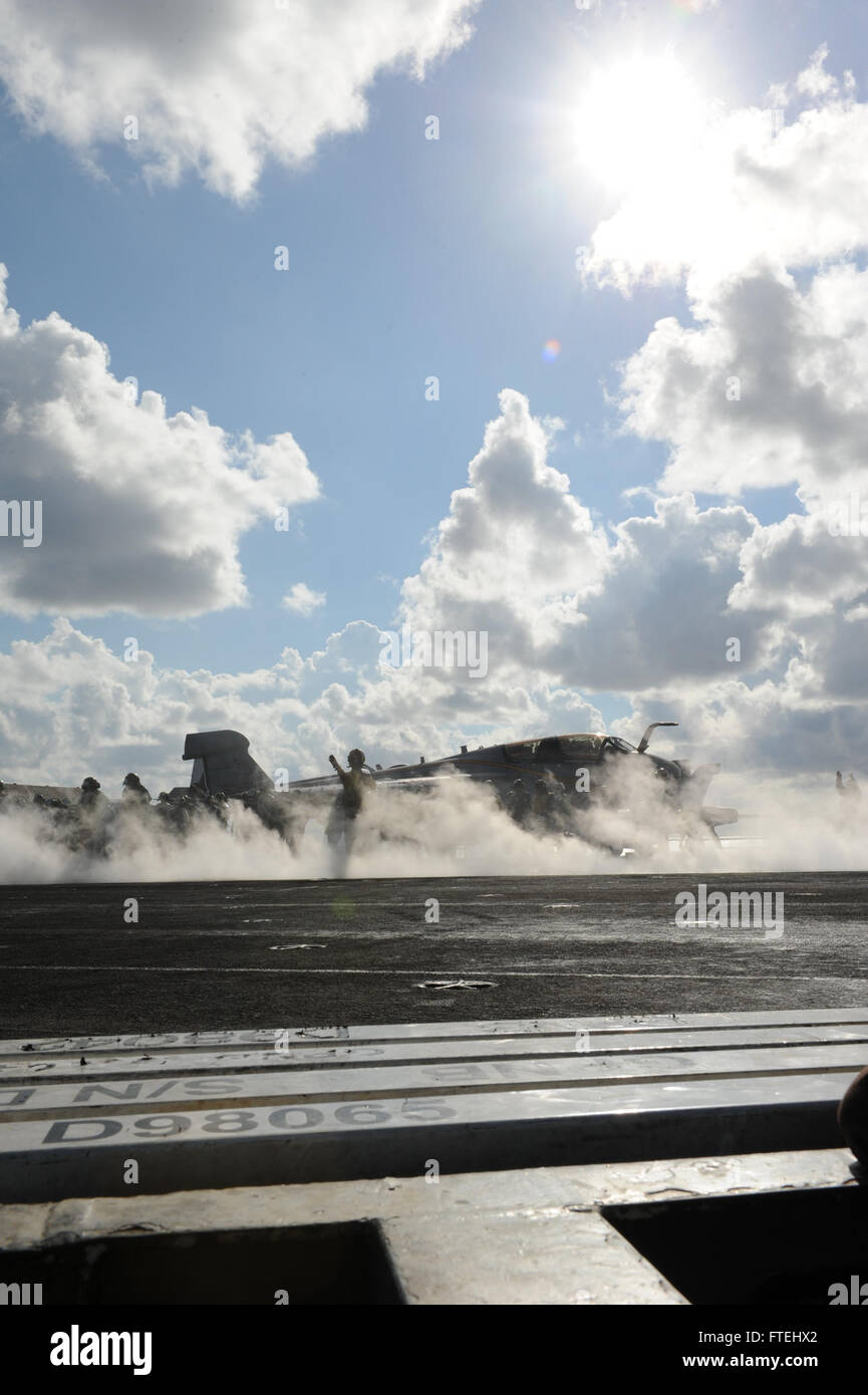 Aircraft carrier george h w bush hi-res stock photography and images - Alamy