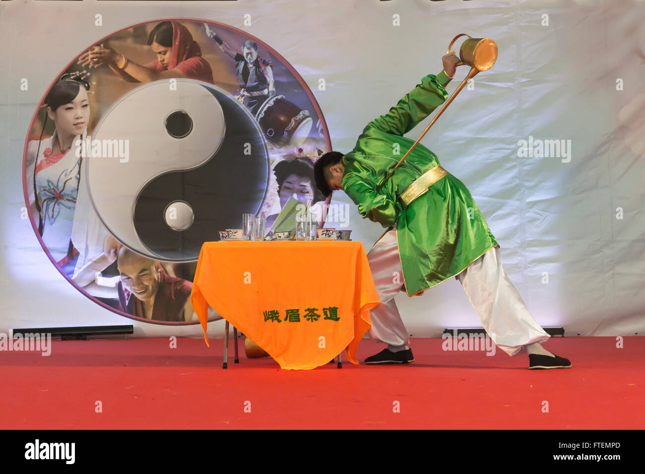 Kung fu tea hi-res stock photography and images - Alamy