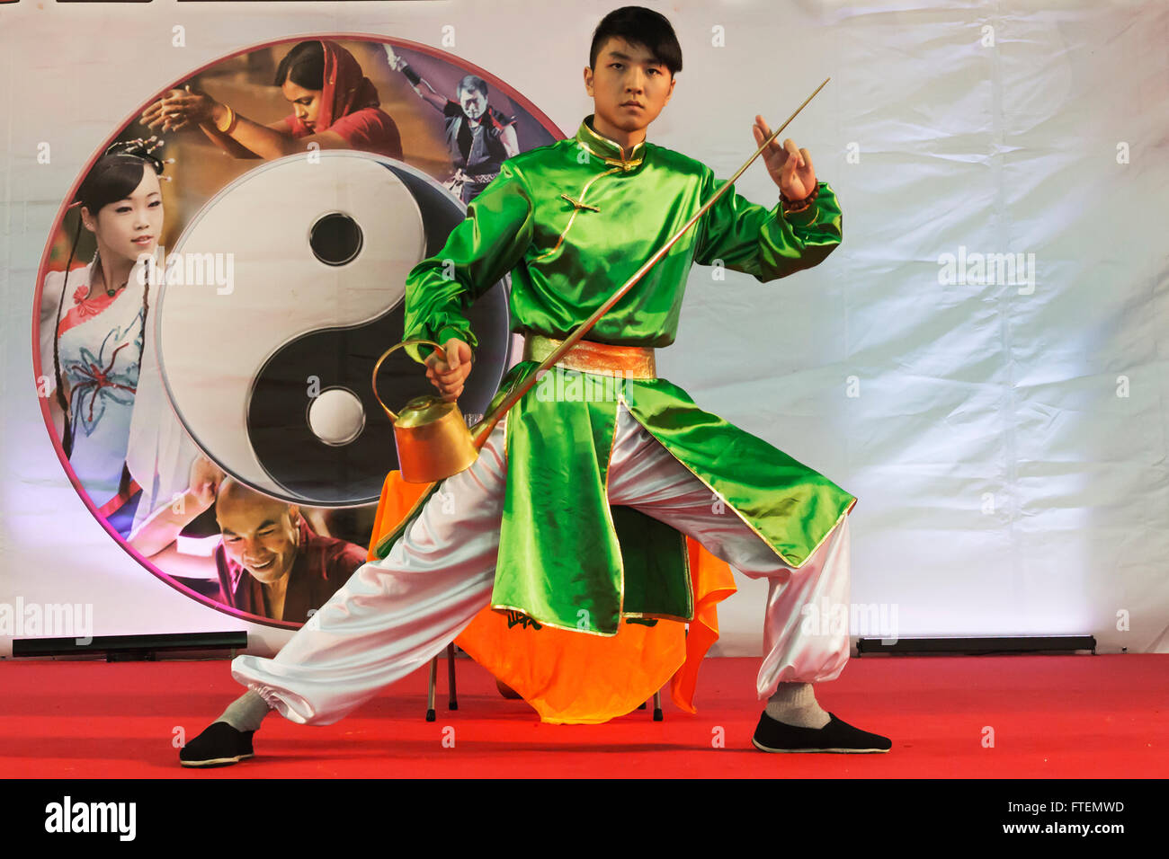 Chinese kung fu hi-res stock photography and images - Alamy