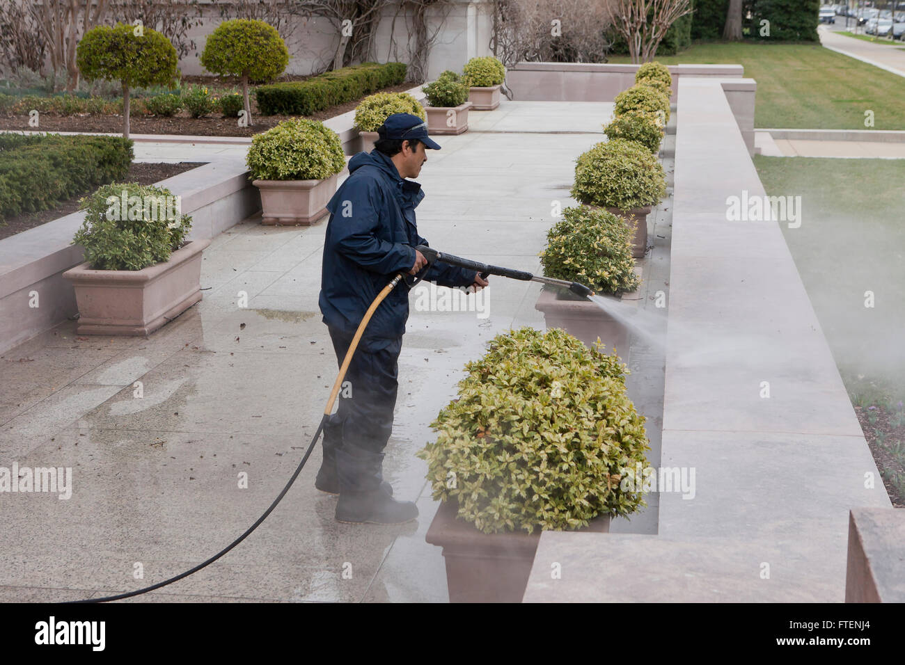 Pressure washing hires stock photography and images Alamy