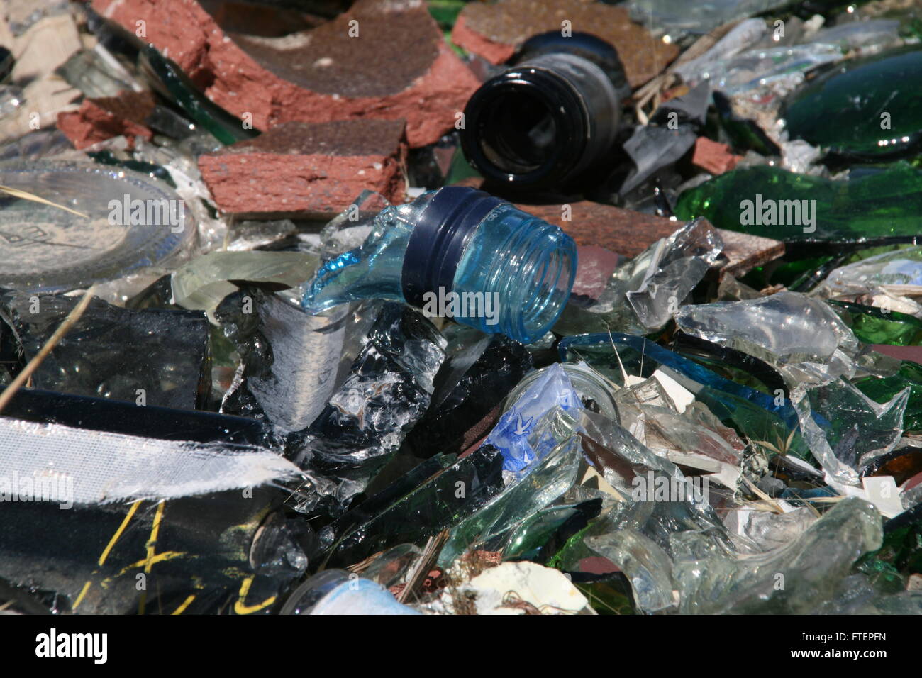 Pile Of Broken Glass High Resolution Stock Photography and Images - Alamy