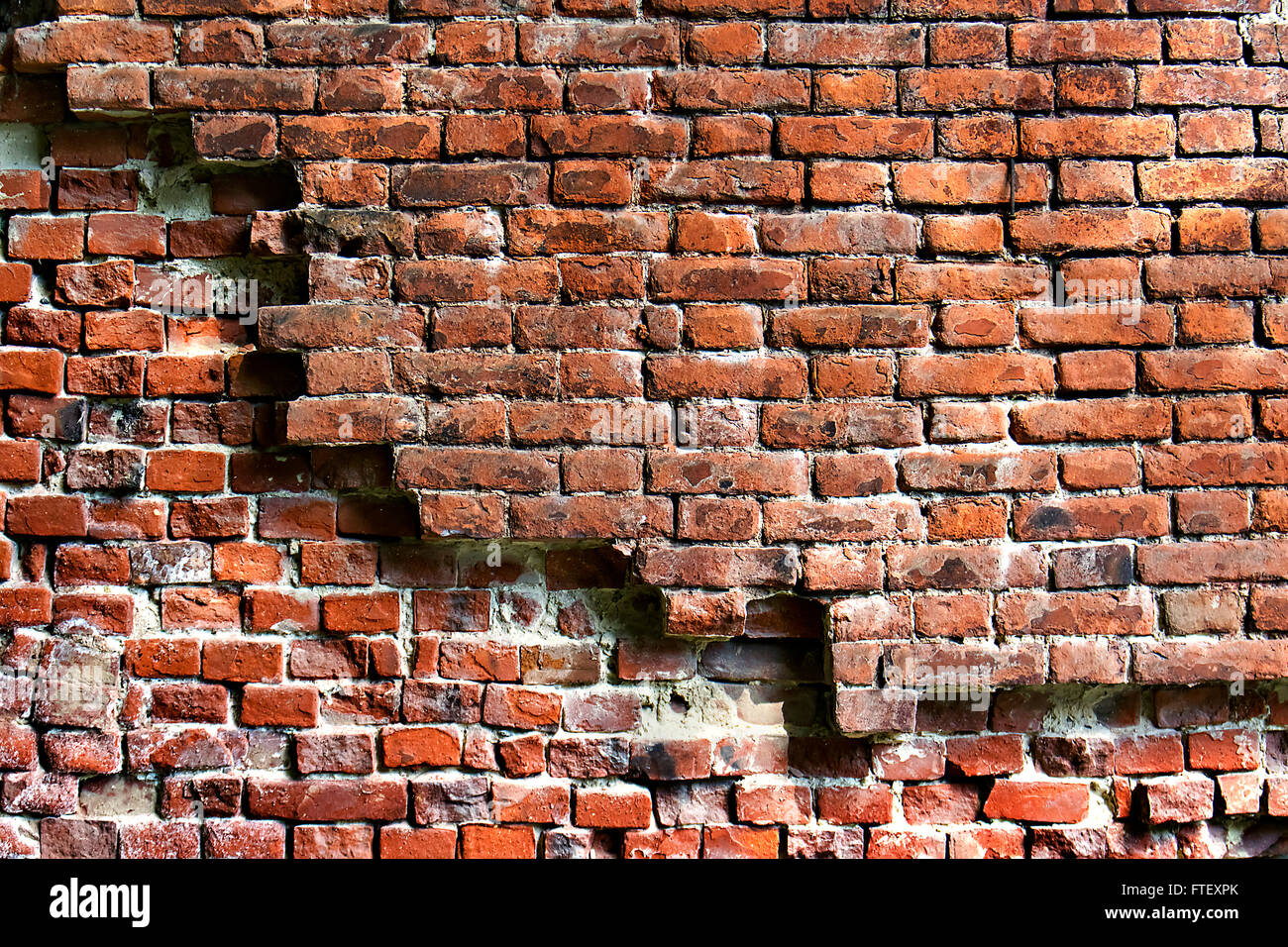 Crumbling brick hi-res stock photography and images - Alamy