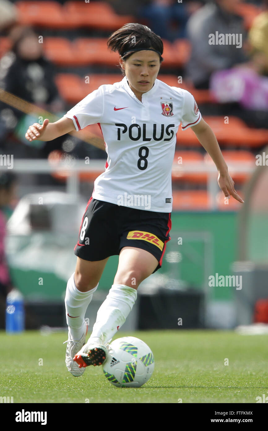 Hikaru Naomoto Urawa March 27 16 Football Soccer Hikaru Naomoto Of Urawa Runs With The Ball During The Nadeshiko League Match Between Ntv Beleza And Urawa Reds Ladies At Ajinomoto Field