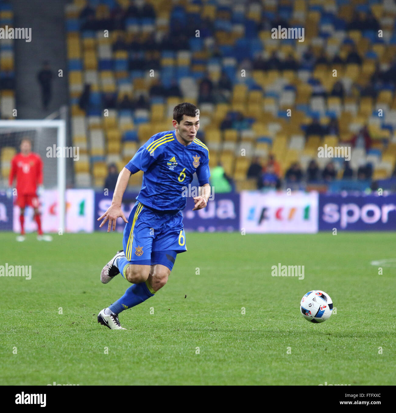 Kyiv, Ukraine. 28th March, 2016. Taras Stepanenko of Ukraine controls a ball during the Friendly match against Wales at NSC Olympic stadium in Kyiv, Ukraine. Ukraine won 1-0. Credit:  Oleksandr Prykhodko/Alamy Live News Stock Photo