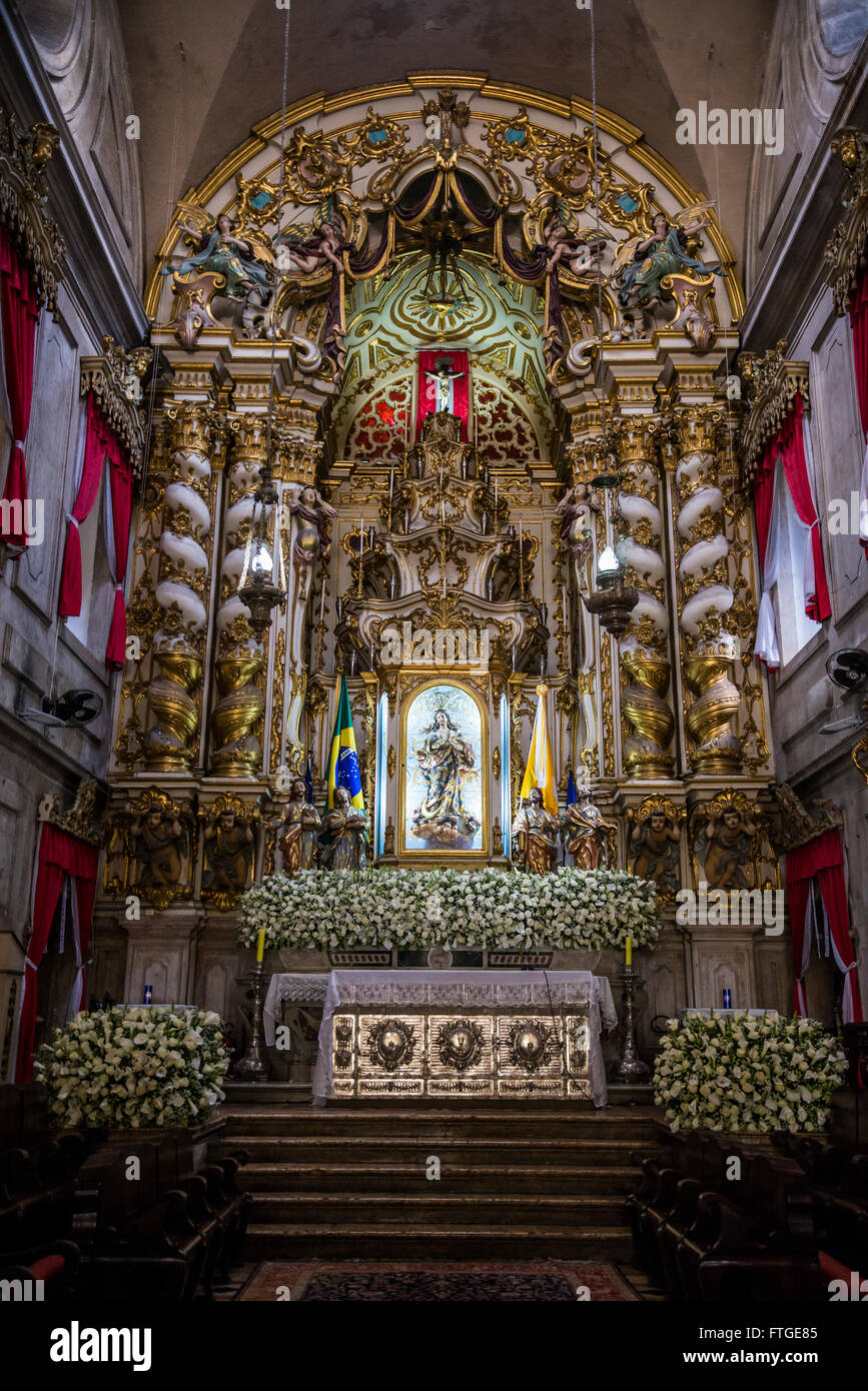 Altar covered with white flowers, Baroque church the Lower city, Salvador, Bahia, Brazil Stock Photo
