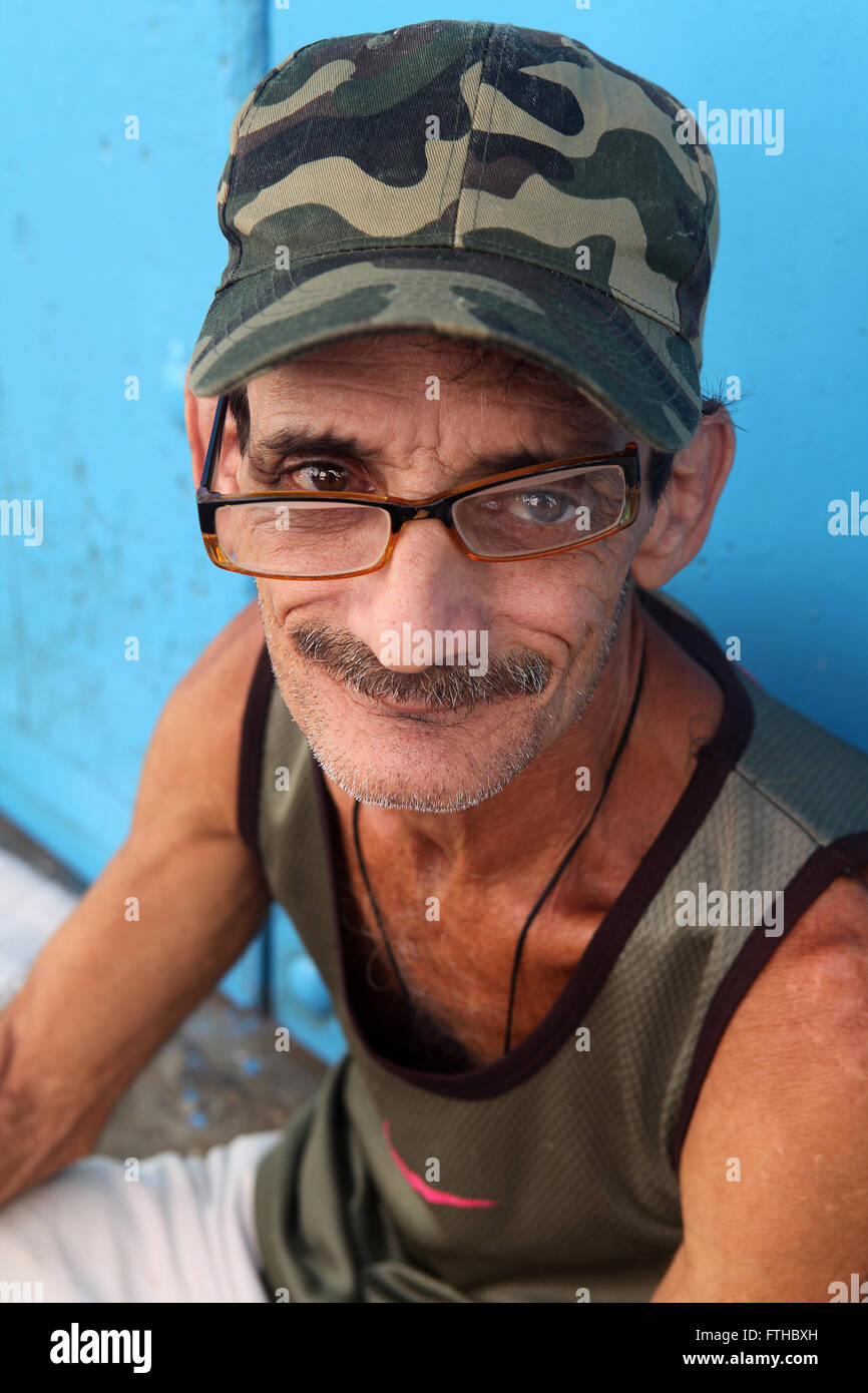 CUBA - September 2011: Cubanas - Cuban men Stock Photo - Alamy