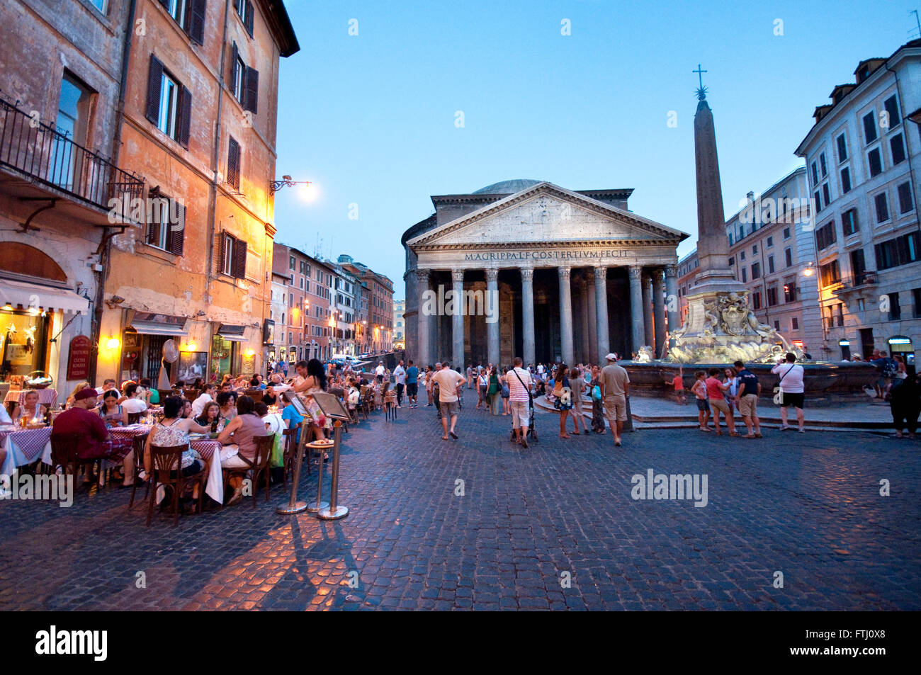 Italy, Lazio, Rome, Piazza della Rotonda Square, Fountain background  the Pantheon Stock Photo