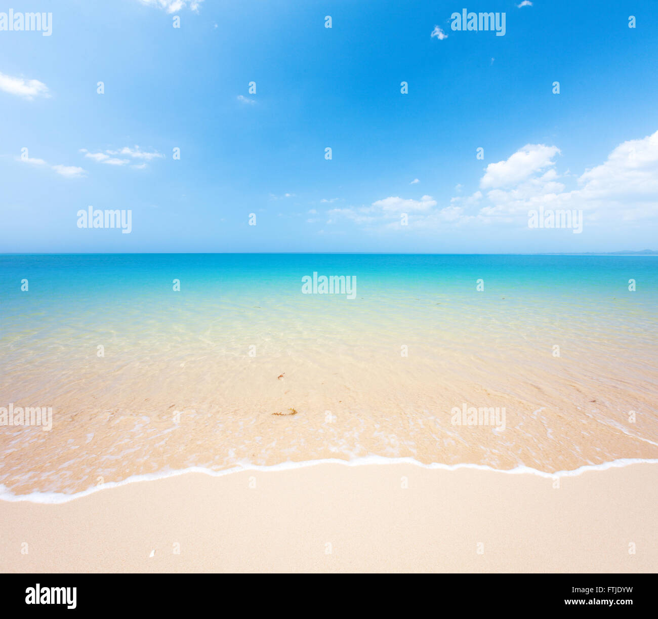 Hot weather tropical beach hi-res stock photography and images - Alamy