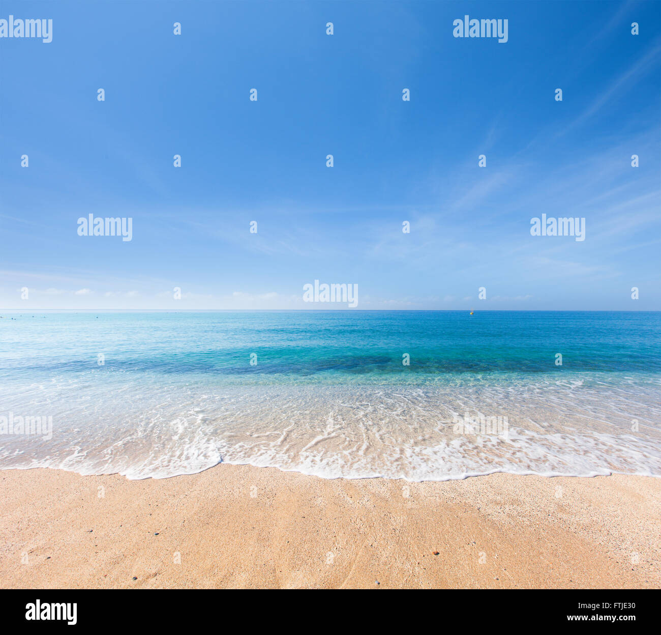 Hot weather tropical beach hi-res stock photography and images - Alamy