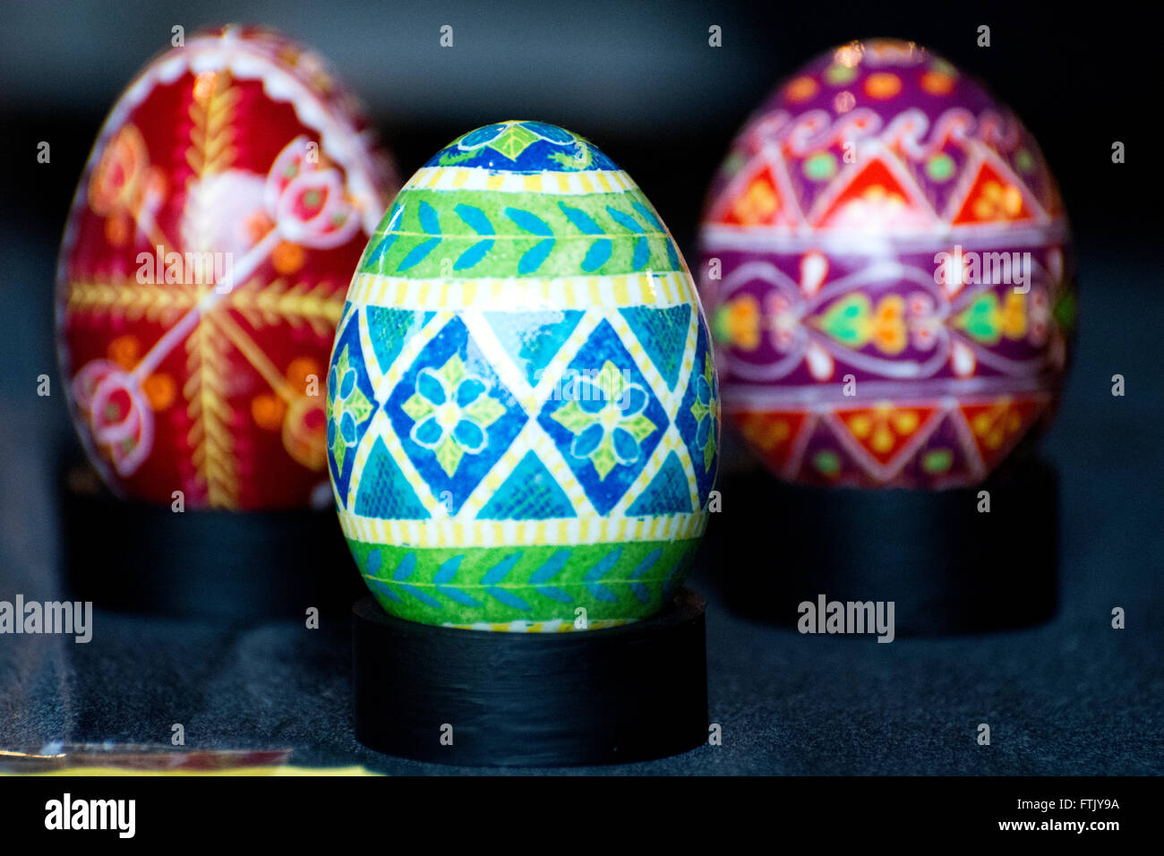 Pola de Siero, Spain. 29th March, 2016. Painted hen eggs at the Feast of Easter Eggs of Pola de Siero, the only Spanish city in which this feast is celebrated, on the first Tuesday after Easter Sunday, with thousands of eggs painted by hand. © David Gato/Alamy Live News Stock Photo