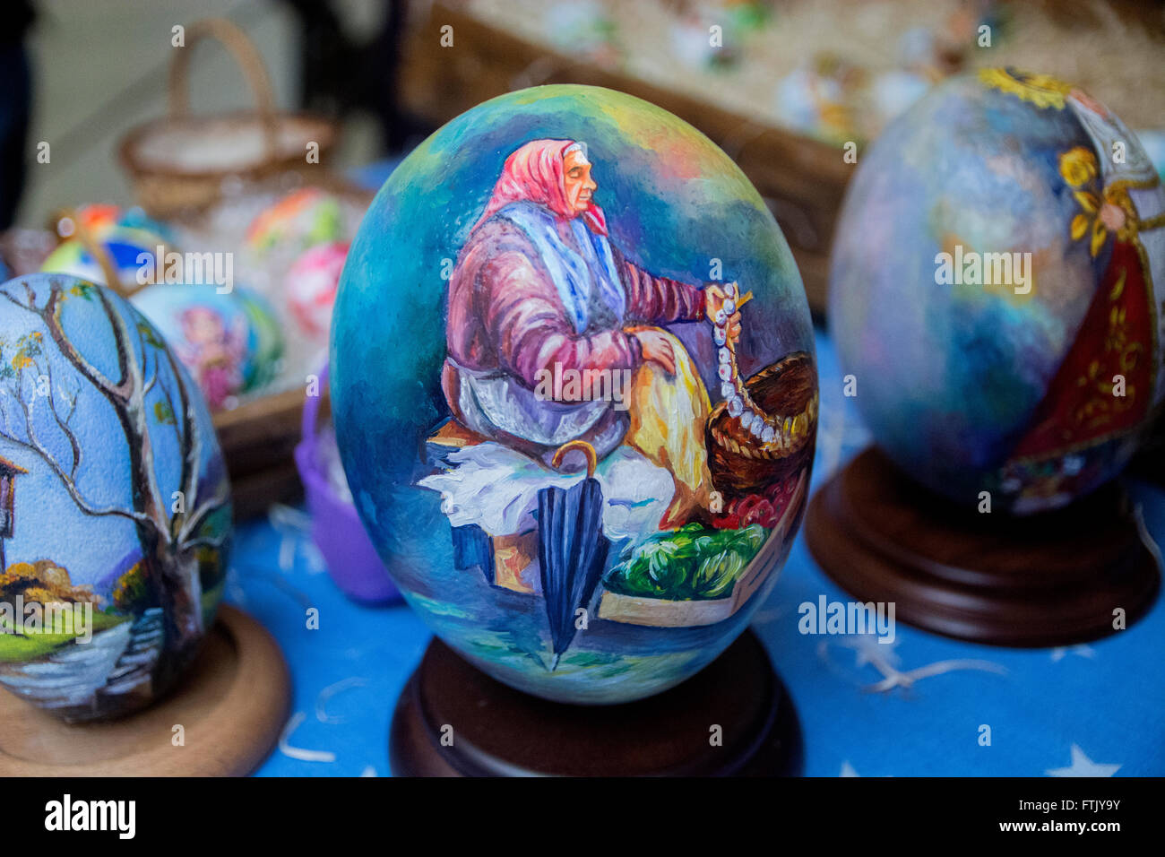 Pola de Siero, Spain. 29th March, 2016. A painted goose egg which represents an old women at the Feast of Easter Eggs of Pola de Siero, the only Spanish city in which this feast is celebrated, on the first Tuesday after Easter Sunday, with thousands of eggs painted by hand. © David Gato/Alamy Live News Stock Photo
