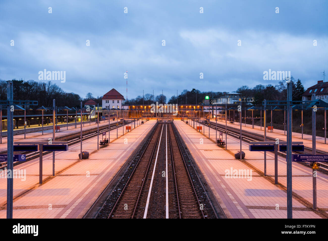 Railway platforms at the Berlin Olympiastadion (Olympic Stadium) Station Stock Photo