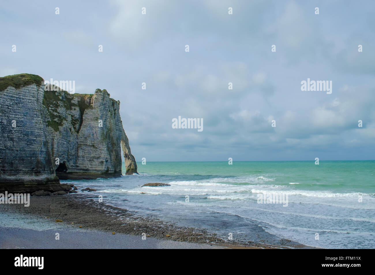 Etretat cliffs ocean in hi-res stock photography and images - Alamy
