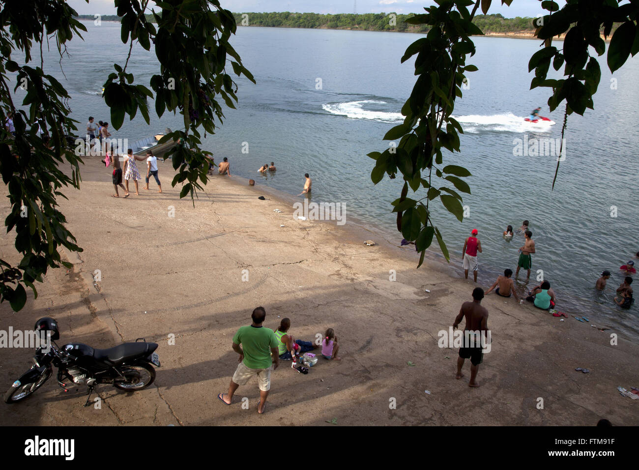 Population of the town of Fish tomanho bathroom on the Tocantins River Stock Photo