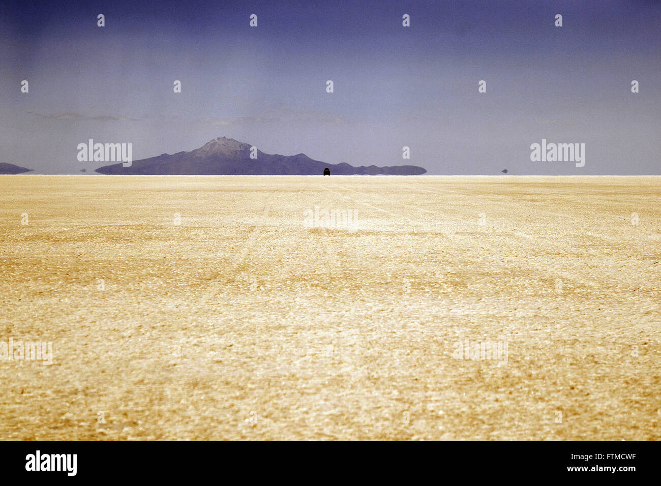 Salar de Uyuni located in the Bolivian altiplano Stock Photo