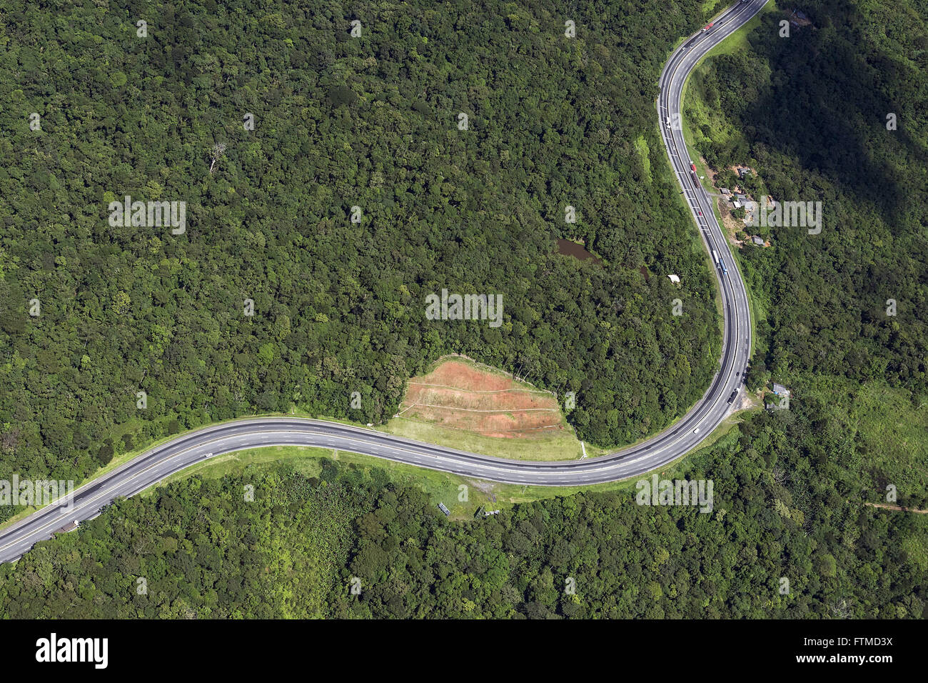 Vista aerea da Rodovia BR-277 - liga as cidades de Paranagua e Curitiba  Stock Photo - Alamy