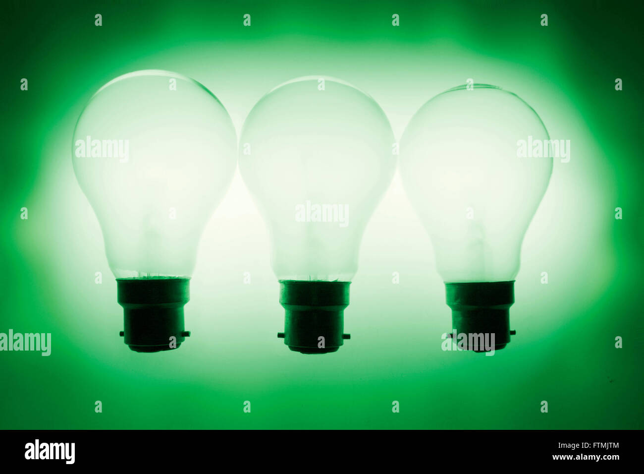 Light Bulbe Roop Lightbulbs row hi-res stock photography and images - Alamy