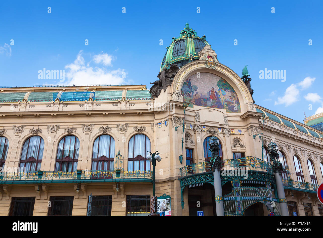 The Municipal House art nouveau building next to the Powder Tower in the centre of Prague, Czech Republic Stock Photo
