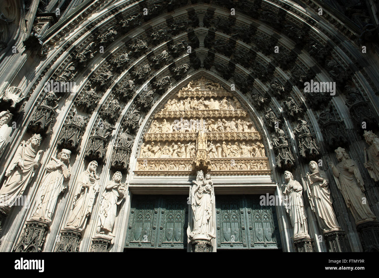 portal-koelner-dom-hi-res-stock-photography-and-images-alamy