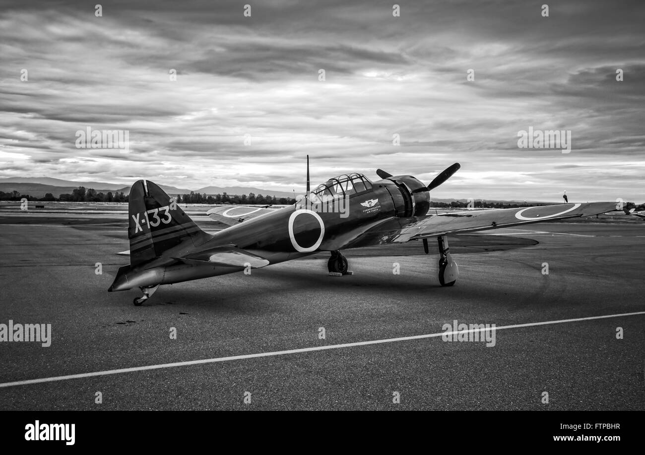 Japanese zero fighter world war 2 hires stock photography and images