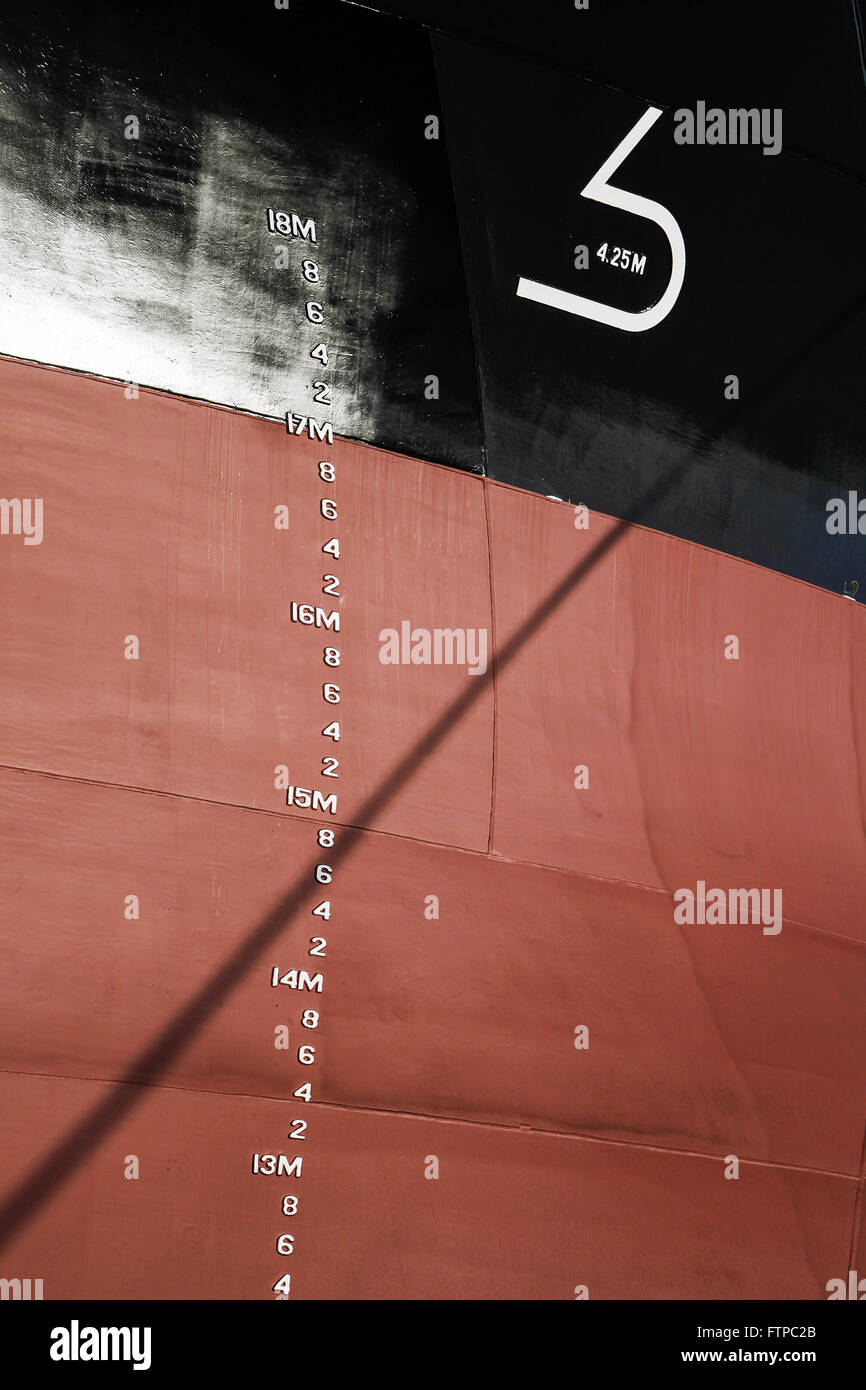 Markings on oil tanker hull - EAS Atlantico Sul Shipyard Stock Photo