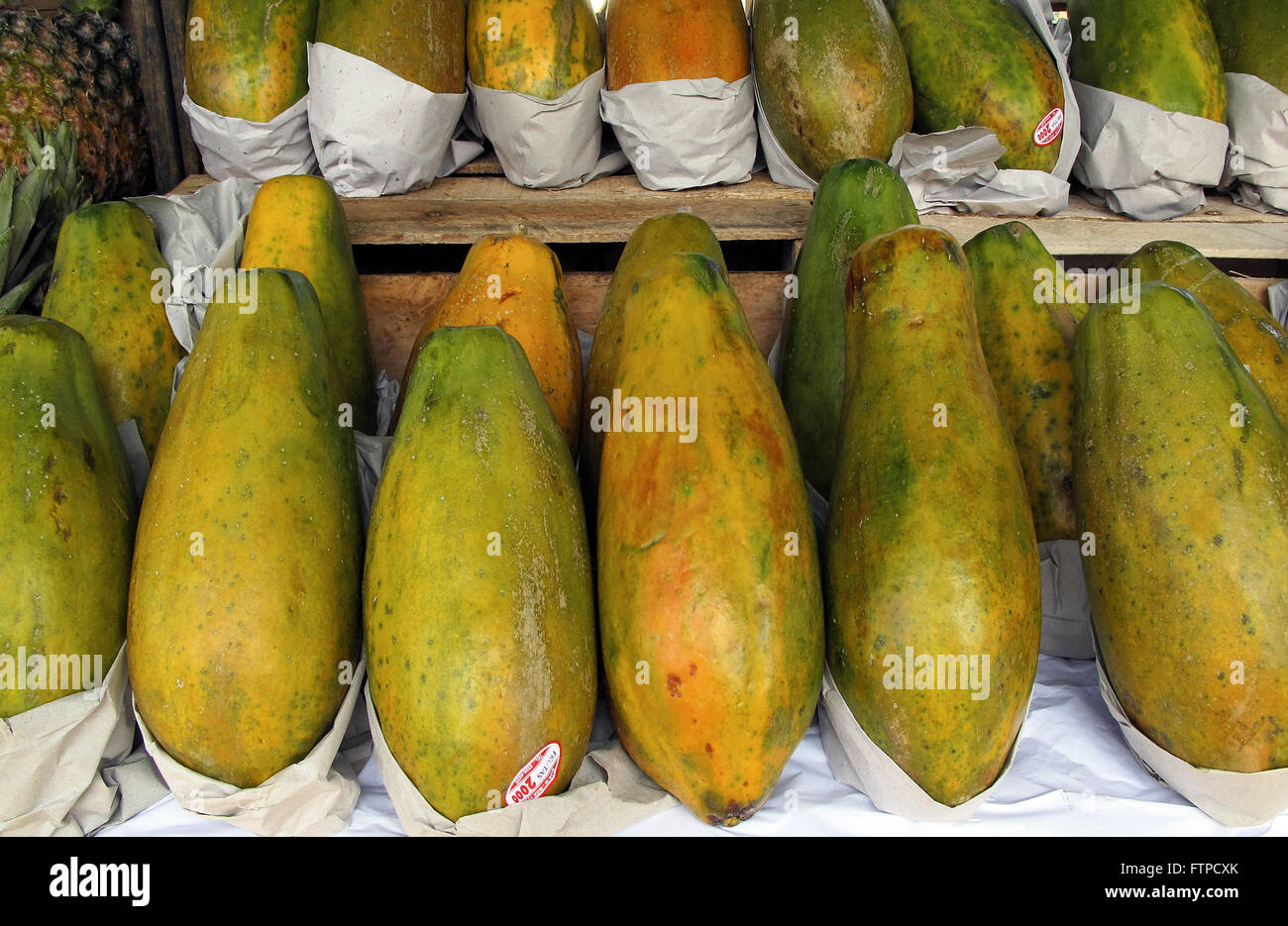Papaya for sale hires stock photography and images Alamy