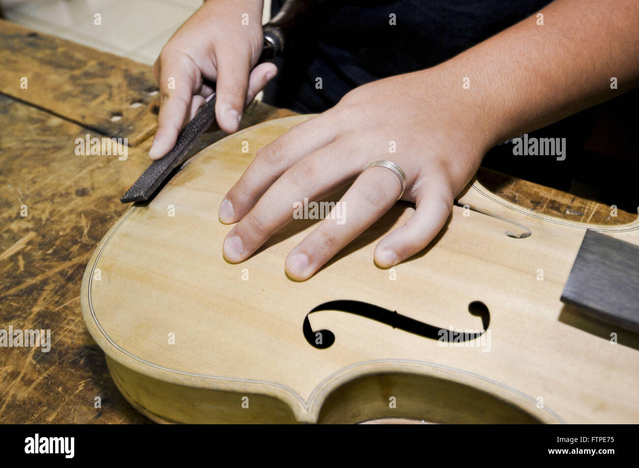 Stringed Instrument Manufacturing Violin manufacture hi-res stock photography and images - Alamy