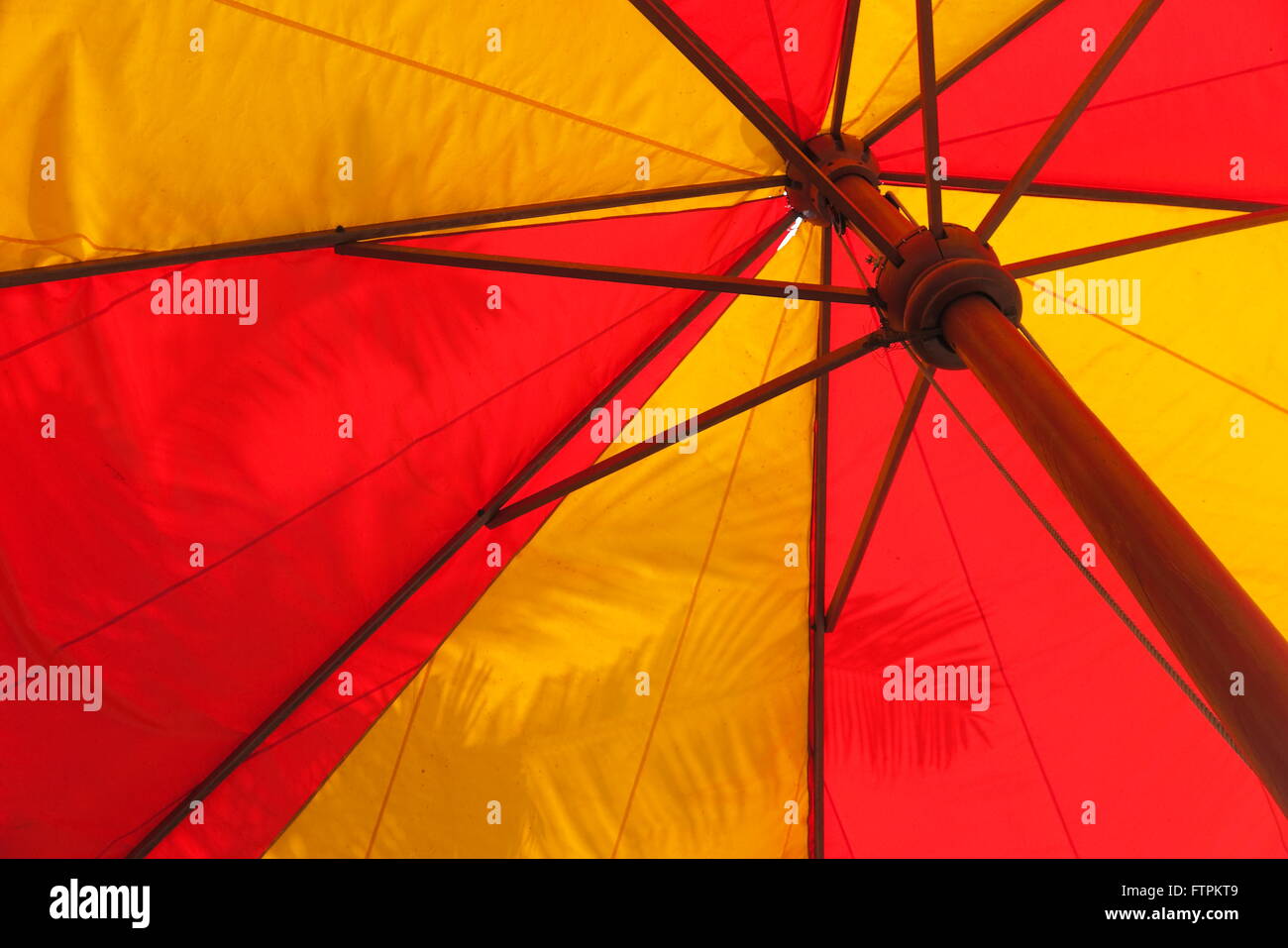 Giant umbrella hires stock photography and images Alamy