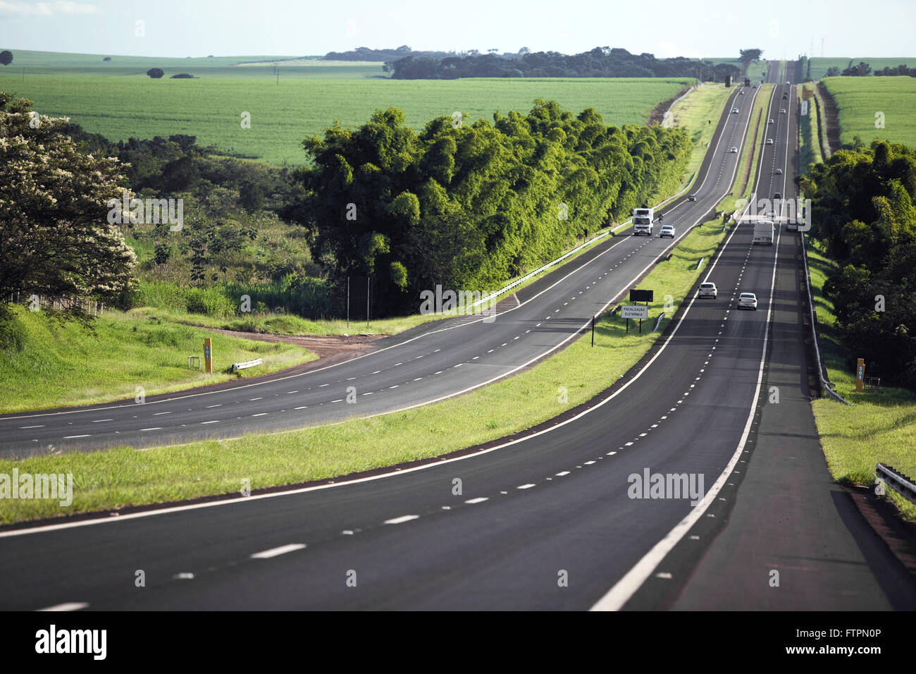 Traffic on Highway Antonio Machado Santa Anna a ? ? SP-255 - Guatapara ...