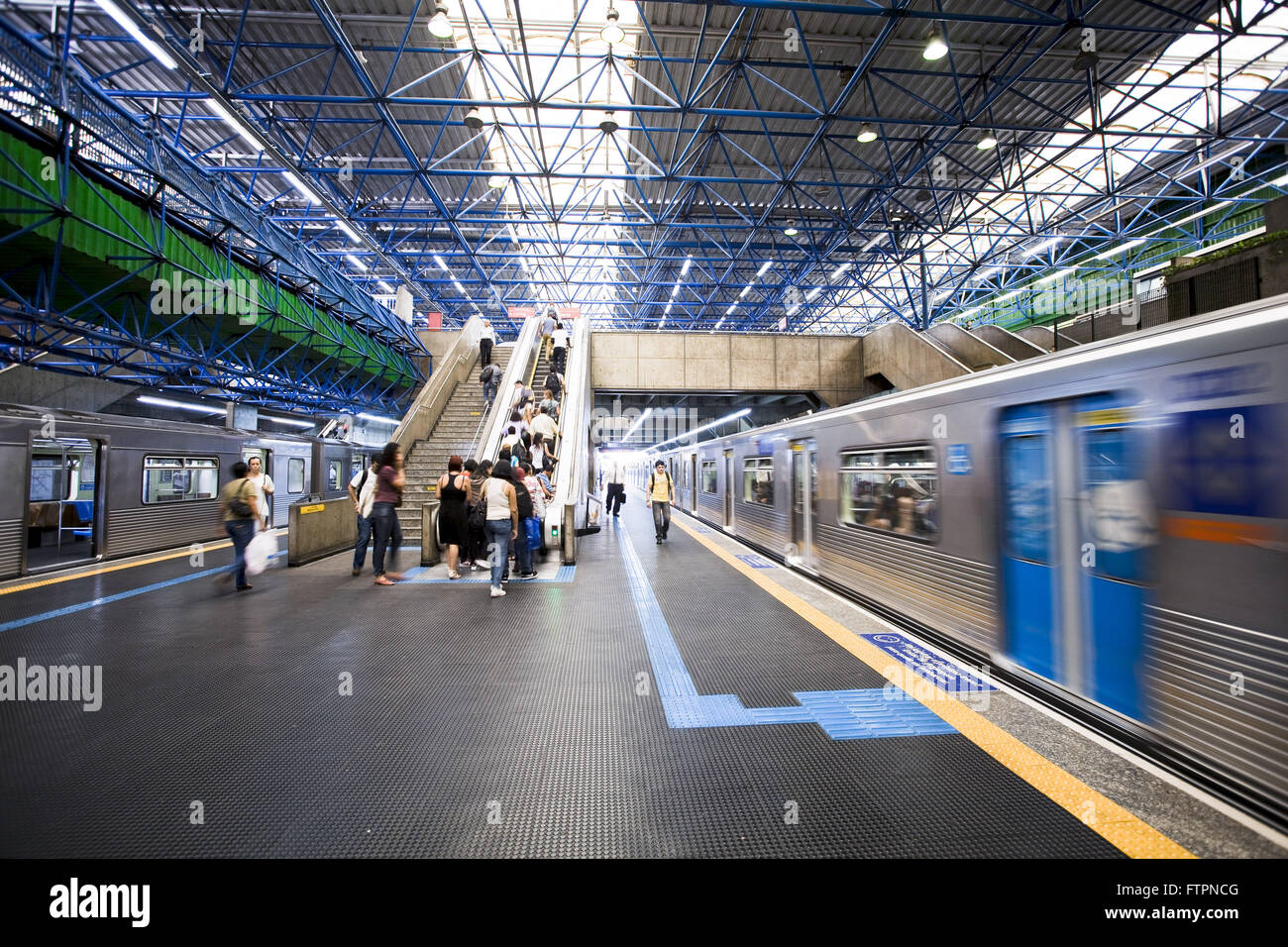 Red Metro - the Palmeiras-Barra Funda Station Line 3 platform Stock Photo