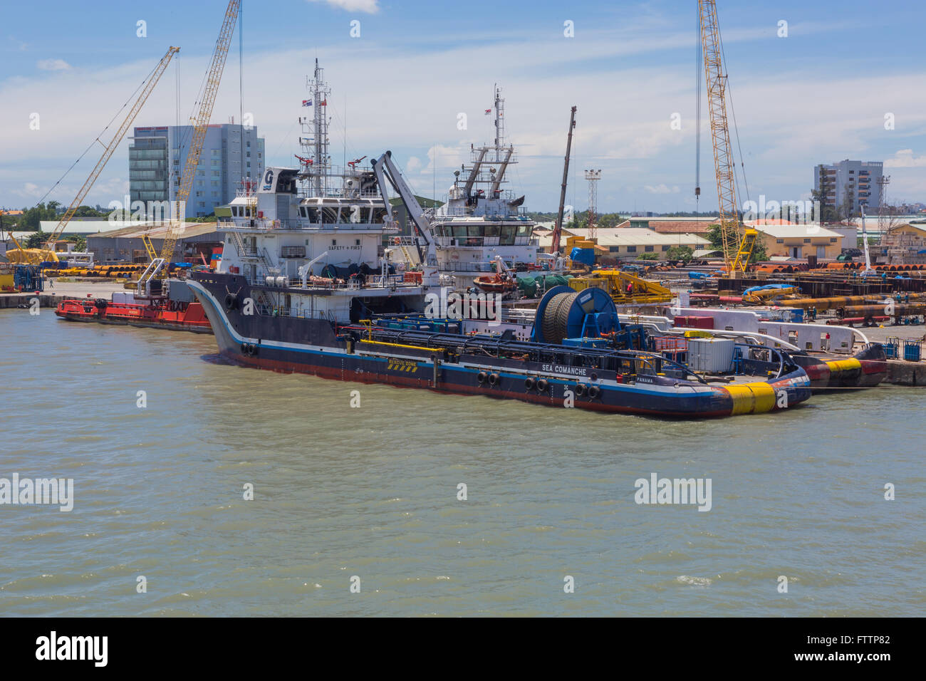 Ship on port hires stock photography and images Alamy