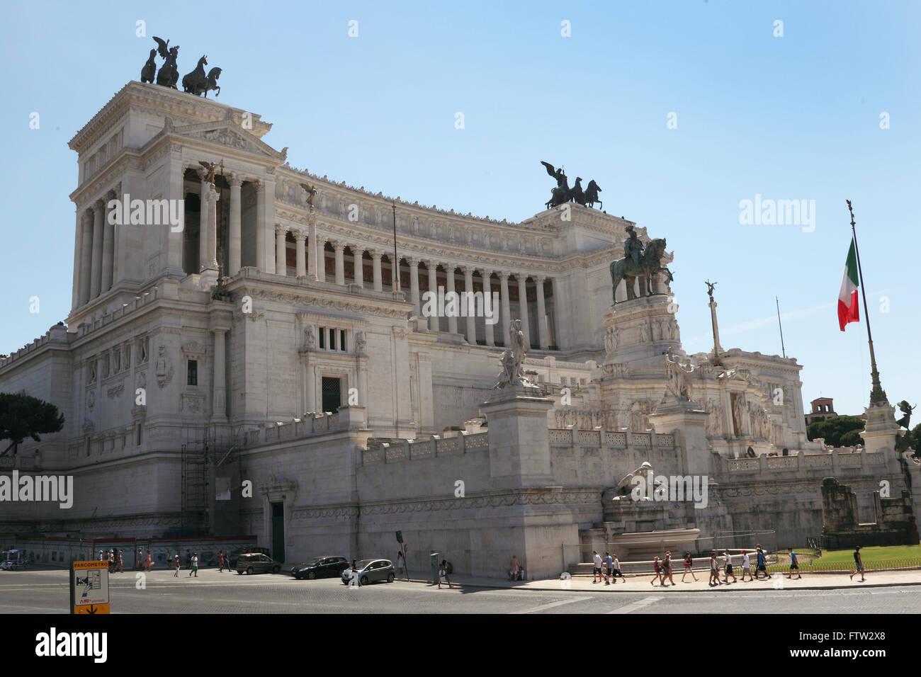 Victor emmanuel monument rome hi-res stock photography and images - Alamy