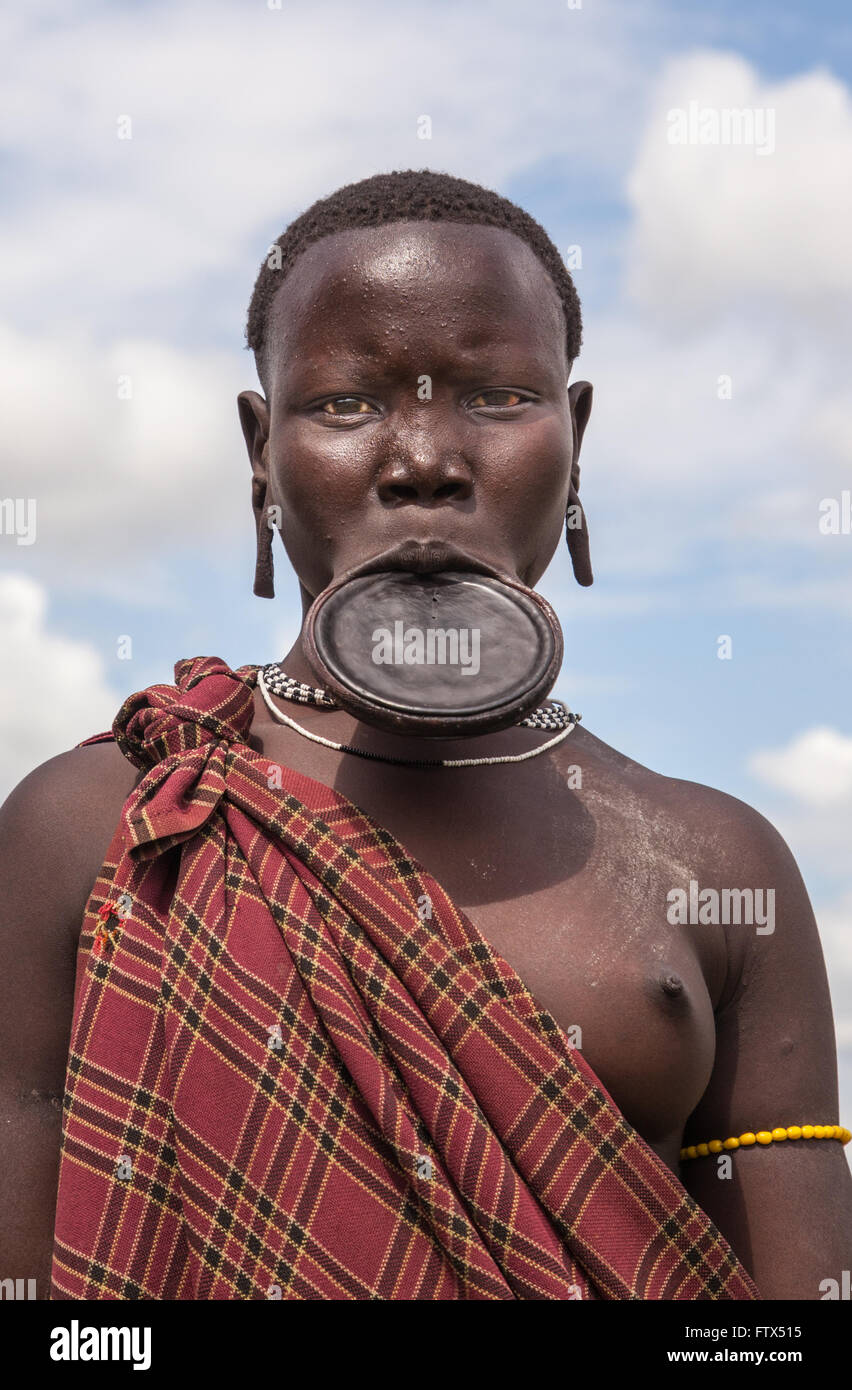 Mursi hi-res stock photography and images - Alamy