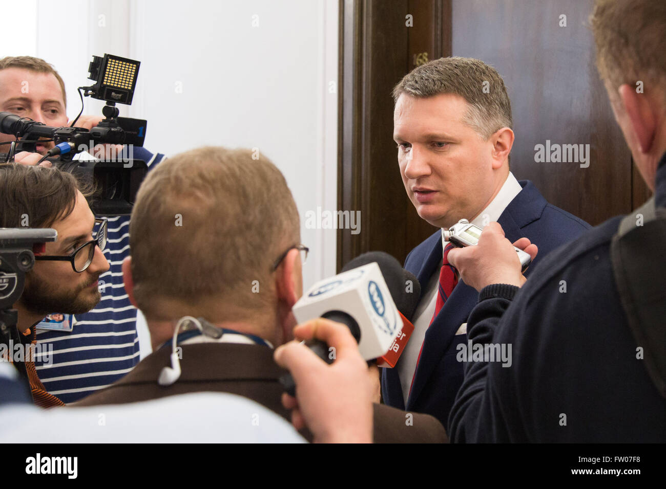 Warsaw, Poland. 31st Mar, 2016. Przemyslaw Wipler from KORWiN party before meeting of leaders of eight polish political parties in a bid to resolve Poland's constitutional crisis. © Mateusz Wlodarczyk/Pacific Press/Alamy Live News Stock Photo